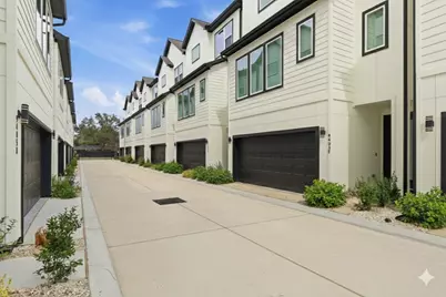 9405 Hammerly Boulevard #E, Houston, TX 77080 - Photo 1