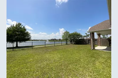 8707 E Crescent Lake Circle, Baytown, TX 77521 - Photo 41