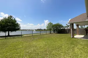 8707 E Cres Lake Cir, Baytown, TX 77521 - Photo 41