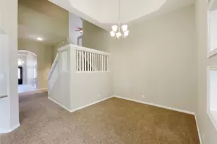 8707 E Cres Lake Cir, Baytown, TX 77521 - Photo 5