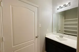 8707 E Cres Lake Cir, Baytown, TX 77521 - Photo 29