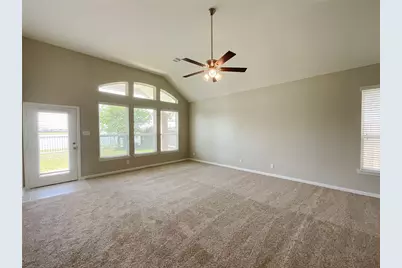 8707 E Crescent Lake Circle, Baytown, TX 77521 - Photo 9