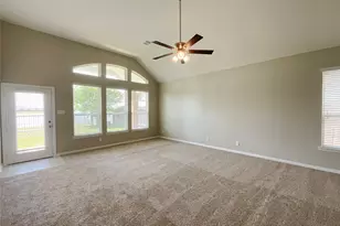 8707 E Cres Lake Cir, Baytown, TX 77521 - Photo 9