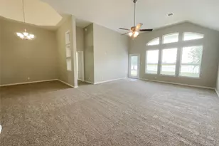 8707 E Cres Lake Cir, Baytown, TX 77521 - Photo 7
