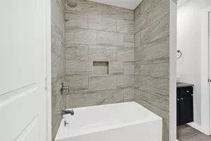 10003 Valley Wind Dr, Houston, TX 77078 - Photo 15