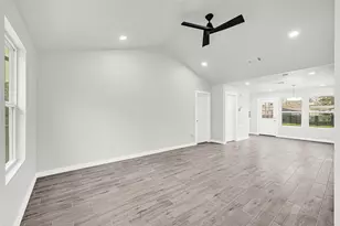 10003 Valley Wind Dr, Houston, TX 77078 - Photo 5