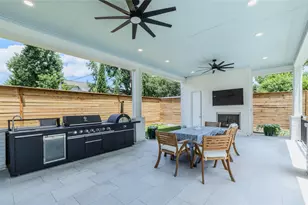 974 W 43rd St, Houston, TX 77018 - Photo 3