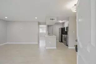 2121 Fountain View Dr, Houston, TX 77057 - Photo 13
