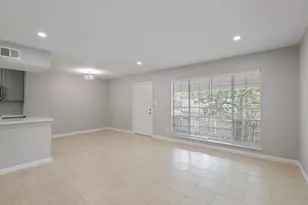 2121 Fountain View Dr, Houston, TX 77057 - Photo 5