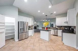 18310 Cobblestone Dr, Cypress, TX 77429 - Photo 9