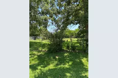 434 S Shady Lane, La Porte, TX 77571 - Photo 11