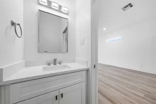 414 E 34th St, Houston, TX 77018 - Photo 7