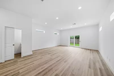 414 E 34th Street, Houston, TX 77018 - Photo 5
