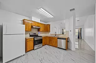 8131 Golden Trace Ct, Houston, TX 77083 - Photo 19