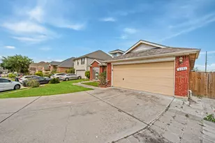 8131 Golden Trace Ct, Houston, TX 77083 - Photo 5