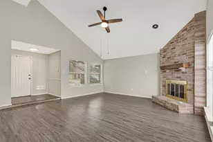 8111 Furlong Ln, Houston, TX 77071 - Photo 3