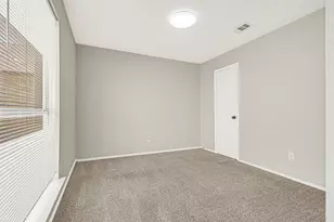 8111 Furlong Ln, Houston, TX 77071 - Photo 17