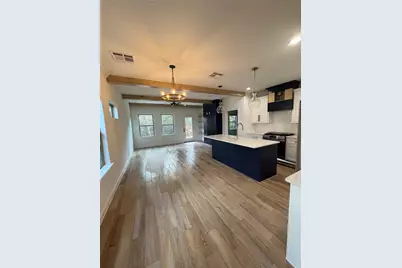 109 Cove Point, Conroe, TX 77356 - Photo 5