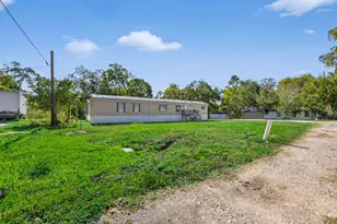 5807 Fletcher, Crosby, TX 77532 - Photo 3