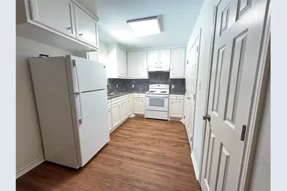 1231 Sycamore Avenue #A, Huntsville, TX 77340 - Photo 5