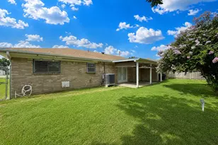 2514 16th Ave N, Texas City, TX 77590 - Photo 5
