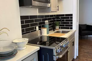 415 Fairview Ave, Houston, TX 77006 - Photo 5