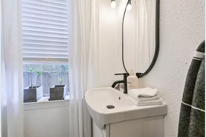 415 Fairview Avenue #3, Houston, TX 77006 - Photo 7