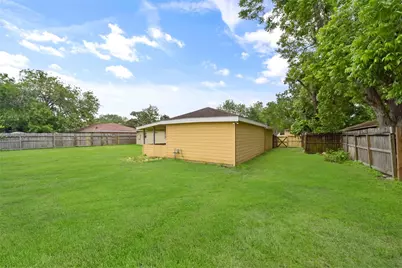 214 Schilling Street, Baytown, TX 77520 - Photo 27