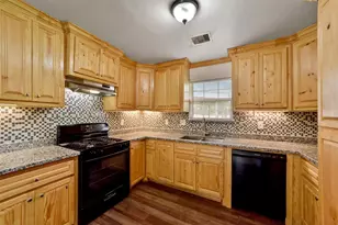 214 Schilling St, Baytown, TX 77520 - Photo 11