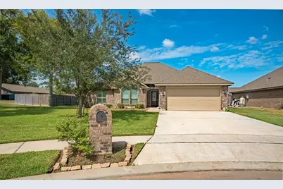219 Marigold Street, Lake Jackson, TX 77566 - Photo 1