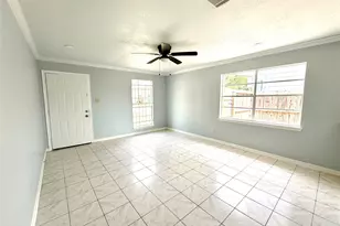 718 Blue Rock Ct, Houston, TX 77060 - Photo 3