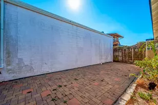 2415 31st St, Galveston, TX 77550 - Photo 35