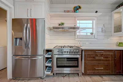 2415 31st Street, Galveston, TX 77550 - Photo 19