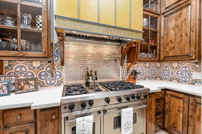 10 Player Pond Place, The Woodlands, TX 77382 - Photo 11