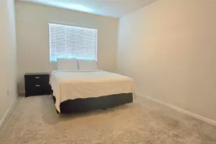 14226 Silver Hollow Ln, Houston, TX 77082 - Photo 5