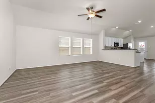 429 Branch Oak Ct, La Marque, TX 77568 - Photo 9