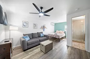 1102 8th St, Galveston, TX 77550 - Photo 15