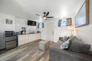 1102 8th St, Galveston, TX 77550 - Photo 13