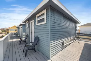 1102 8th St, Galveston, TX 77550 - Photo 11