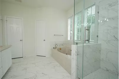 1919 Oakhurst Parkway, Sugar Land, TX 77479 - Photo 23