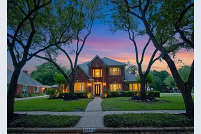 1919 Oakhurst Parkway, Sugar Land, TX 77479 - Photo 1