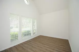 1919 Oakhurst Pkwy, Sugar Land, TX 77479 - Photo 7