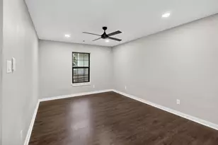 428 Van Molan St, Houston, TX 77022 - Photo 17