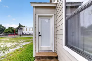 428 Van Molan St, Houston, TX 77022 - Photo 7