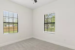 10002 Wilma Ln, Beach City, TX 77523 - Photo 17