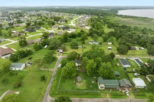 10002 Wilma Ln, Beach City, TX 77523 - Photo 39