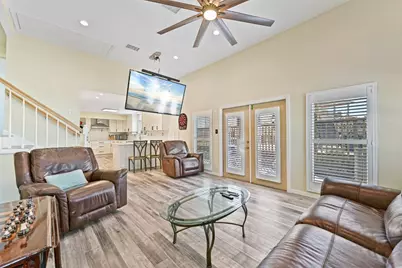 303 Tahiti Road, Tiki Island, TX 77554 - Photo 15