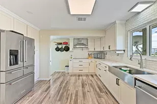 303 Tahiti Rd, Tiki Island, TX 77554 - Photo 11