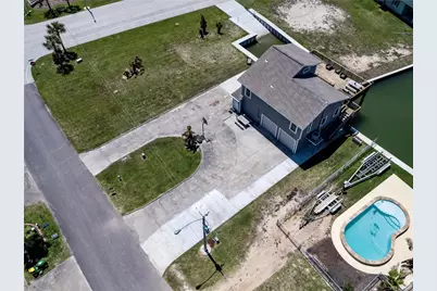 303 Tahiti Road, Tiki Island, TX 77554 - Photo 5