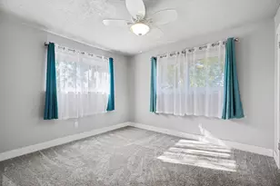 101 W Larkspur Dr, Hillcrest Village, TX 77511 - Photo 15